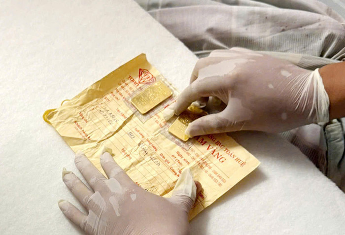 2 cây vàng còn lại, đối tượng này chưa kịp tiêu thụ. Ảnh: báo Bắc Ninh