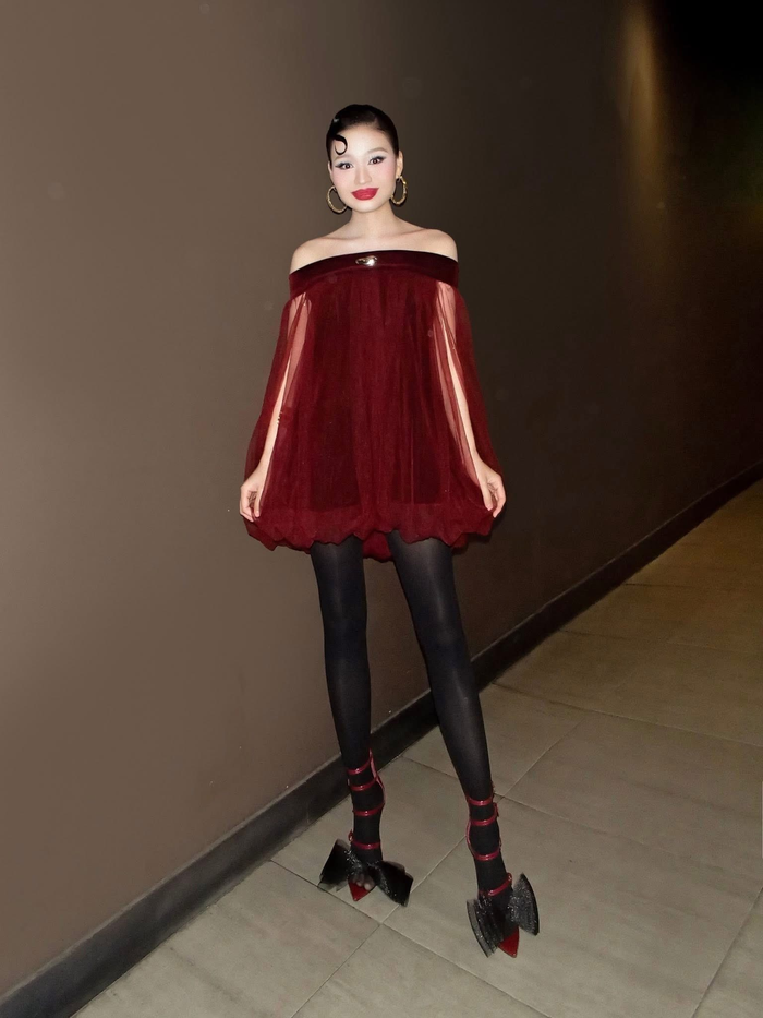 Thời gian qua, Lê Lộc vướng nghi vấn bầu bí khi xuất hiện với vòng hai lùm lùm.