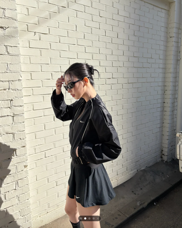 Không chỉ gây ấn tượng bởi ngoại hình, thần thái của Karina cũng là điểm cộng lớn.