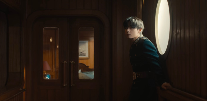 BTS và màn trở lại 'tuyệt đối điện ảnh' sau 4 năm Ảnh 4