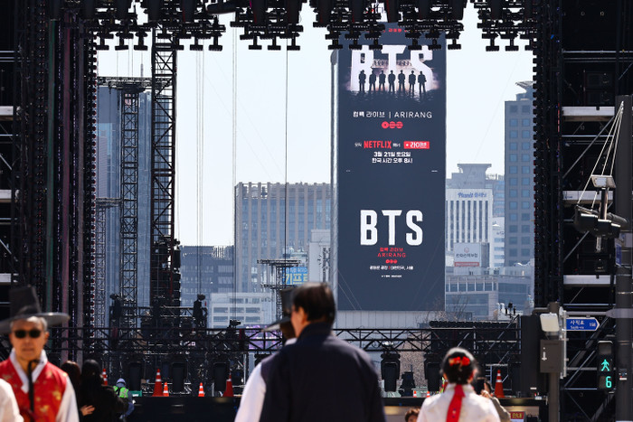 BTS đã trở lại, nhưng không theo cách bạn từng mong đợi! Ảnh 2