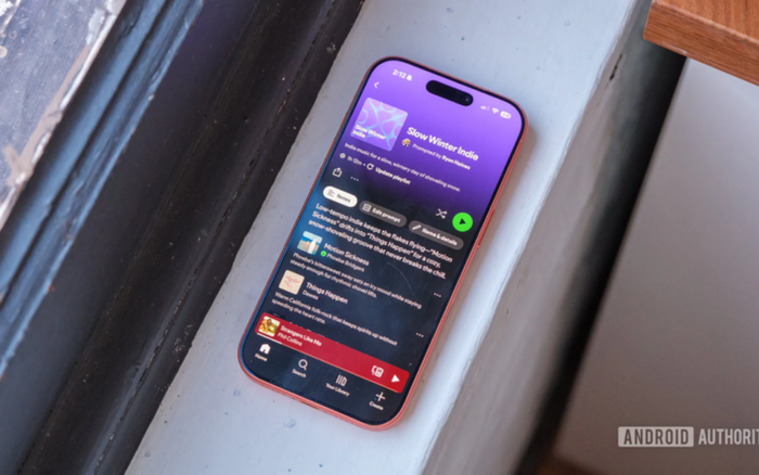 Nhiều người dùng Spotify Premium vẫn gặp quảng cáo khi đang nghe nhạc. (Ảnh: Android Authority)