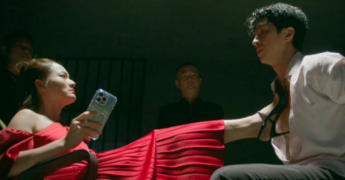 Lan Phương gây ám ảnh với tạo hình phú bà quyền lực trong Đồng hồ đếm ngược