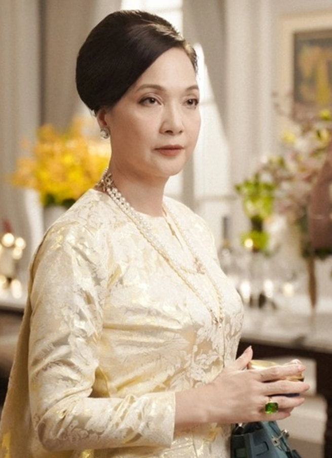 Lê Khanh trong các dự án hiện đại, dấu ấn diễn xuất vẫn rõ nét dù chất lượng phim gây tranh cãi