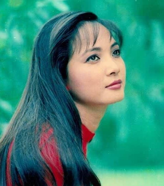 NSND Lê Khanh thời trẻ, nhan sắc và khí chất điện ảnh từng làm nên tên tuổi