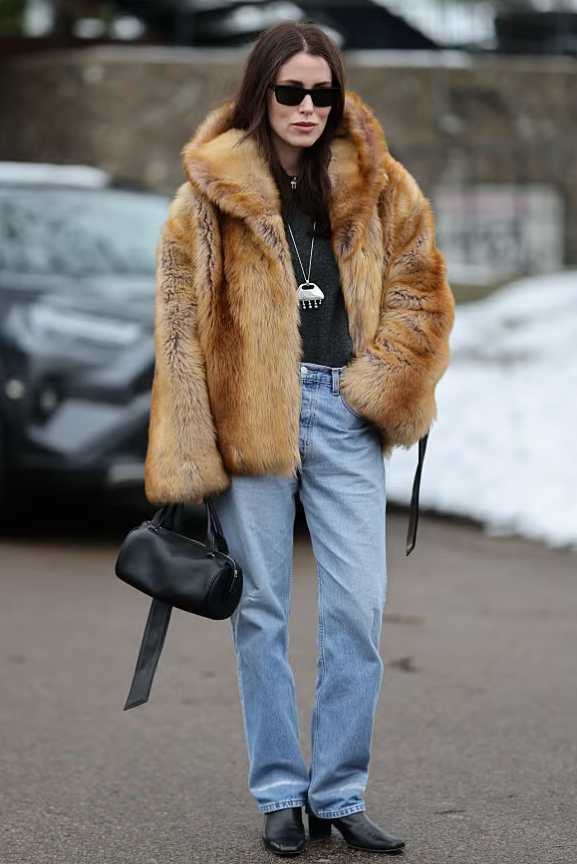 Cách phối đồ sành điệu với bốt và quần jeans năm 2026 Ảnh 1