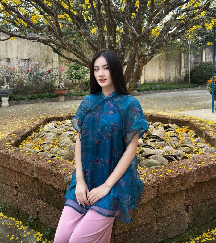 Ý Nhi trong thời gian ăn Tết tại quê nhà cùng với gia đình. Ảnh: FBNV