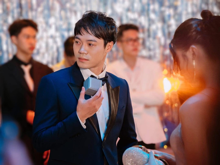 Văn Toàn là bạn thân của Hoà Minzy.