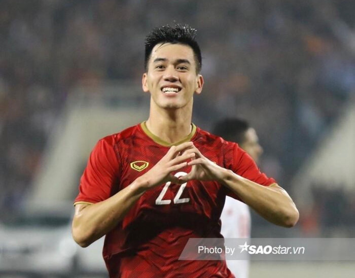 Theo chuyên trang định giá cầu thủ Transfermarkt, tiền đạo Tiến Linh hiện được định giá 325.000 euro, tương đương gần 10 tỷ đồng.