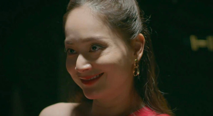 Trong phim, Lan Phương đảm nhận vai Kiều Thơ - một nhân vật có tính cách phức tạp, quyền lực nhưng bất ổn tâm lý.