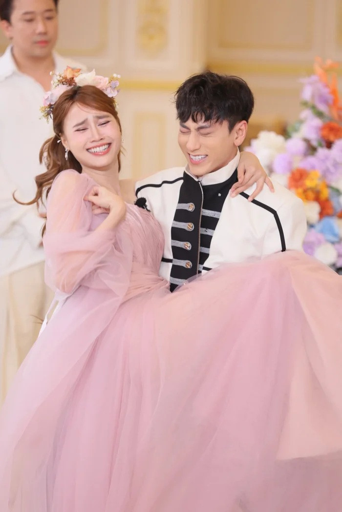 Nhiều khán giả bày tỏ sự thích thú khi Xuân Lan kể về giấc mơ liên quan Ninh Dương Lan Ngọc và Issac.&nbsp;