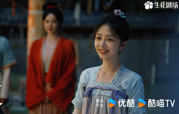 Tạo hình cổ trang nổi bật của Đàm Tùng Vận trong Thục Cẩm Nhân Gia. - Ảnh: Weibo