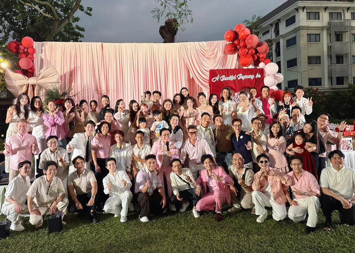 Nhiều bạn bè, đồng nghiệp đến tham dự tiệc thôi nôi của con gái Puka và Gin Tuấn Kiệt vào tối 21/3.