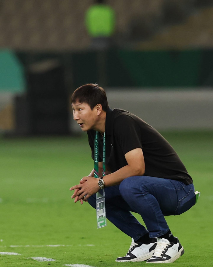 HLV Kim Sang Sik đã bị phản ứng về danh sách triệu tập của tuyển Việt Nam trước Malaysia. Ảnh: FIFA