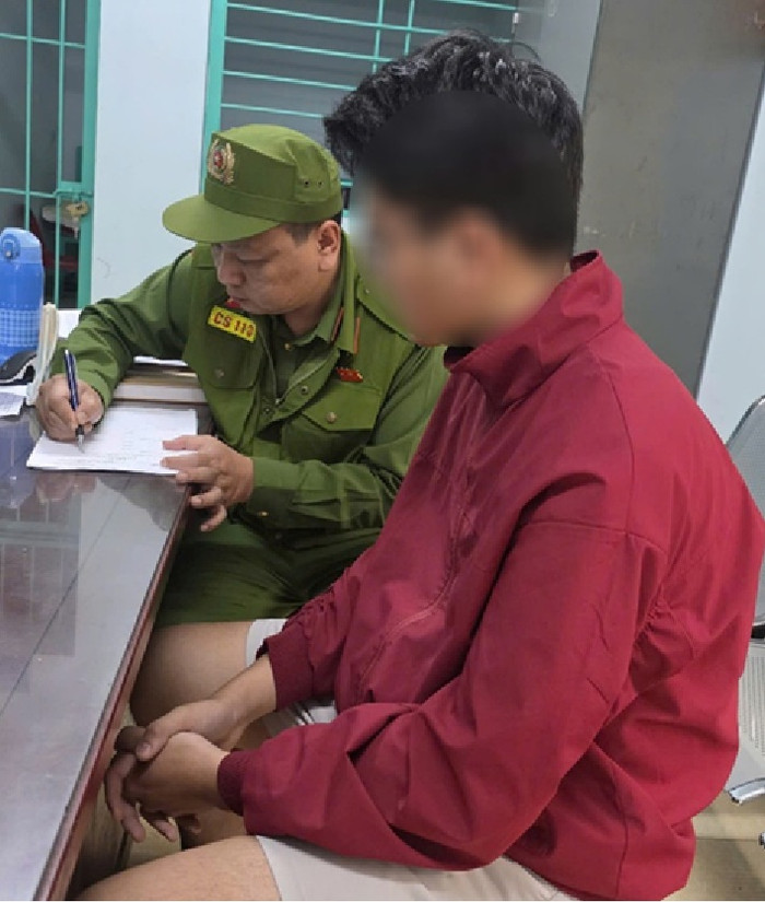 Đối tượng T.Đ.H tại cơ quan Công an. Ảnh: Công an TP Hà Nội