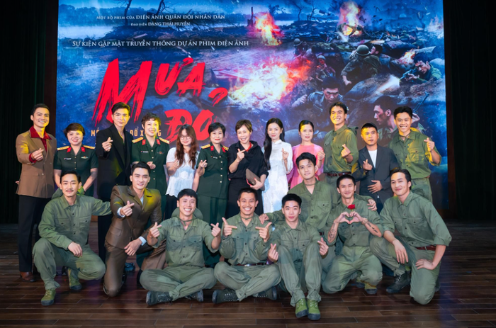 Dàn diễn viên trẻ trong Mưa Đỏ tạo dấu ấn mạnh mẽ với khán giả