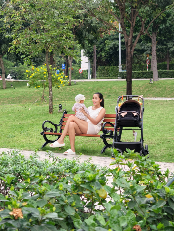 Nàng hậu hiện có hôn nhân viên mãn.