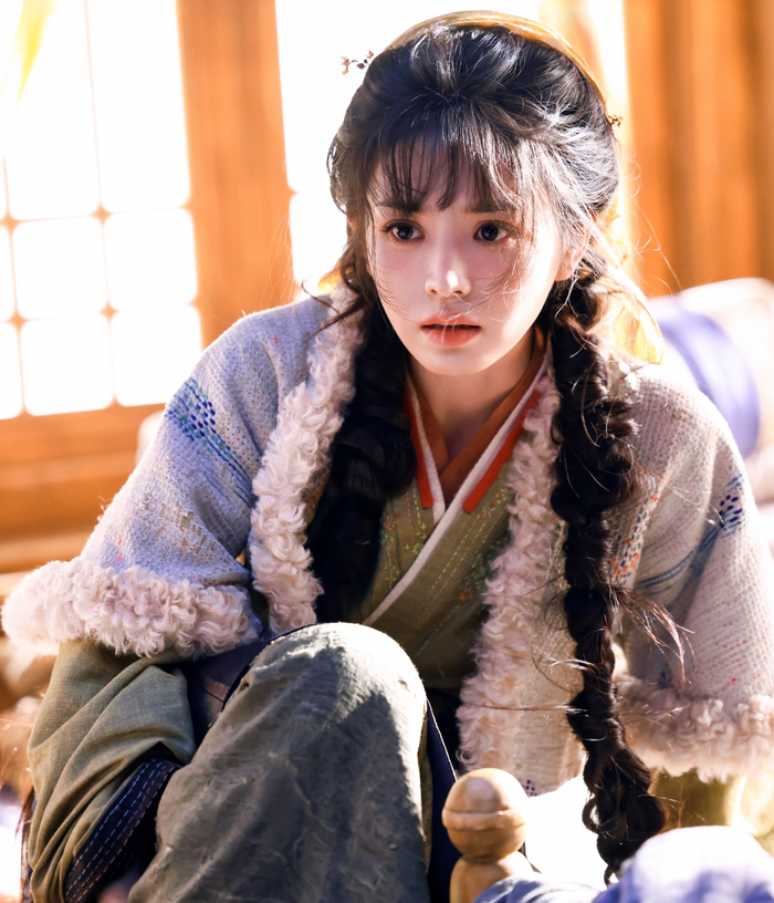 Tạo hình vô cùng xinh đẹp của Điền Hi Vi, là một gái bình dân sở hữu sức mạnh vượt trội và hành trình trưởng thành đầy ấn tượng trong Trục Ngọc. - Ảnh: Weibo&nbsp;