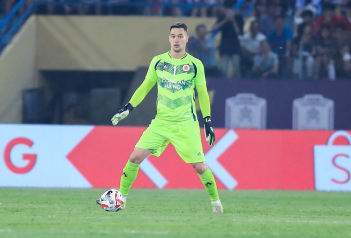 Ba pha cứu thua xuất thần của Nguyễn Filip đã giúp CAHN rời sân của Đà Nẵng với chiến thắng 1-0. Ảnh: CLB CAHN