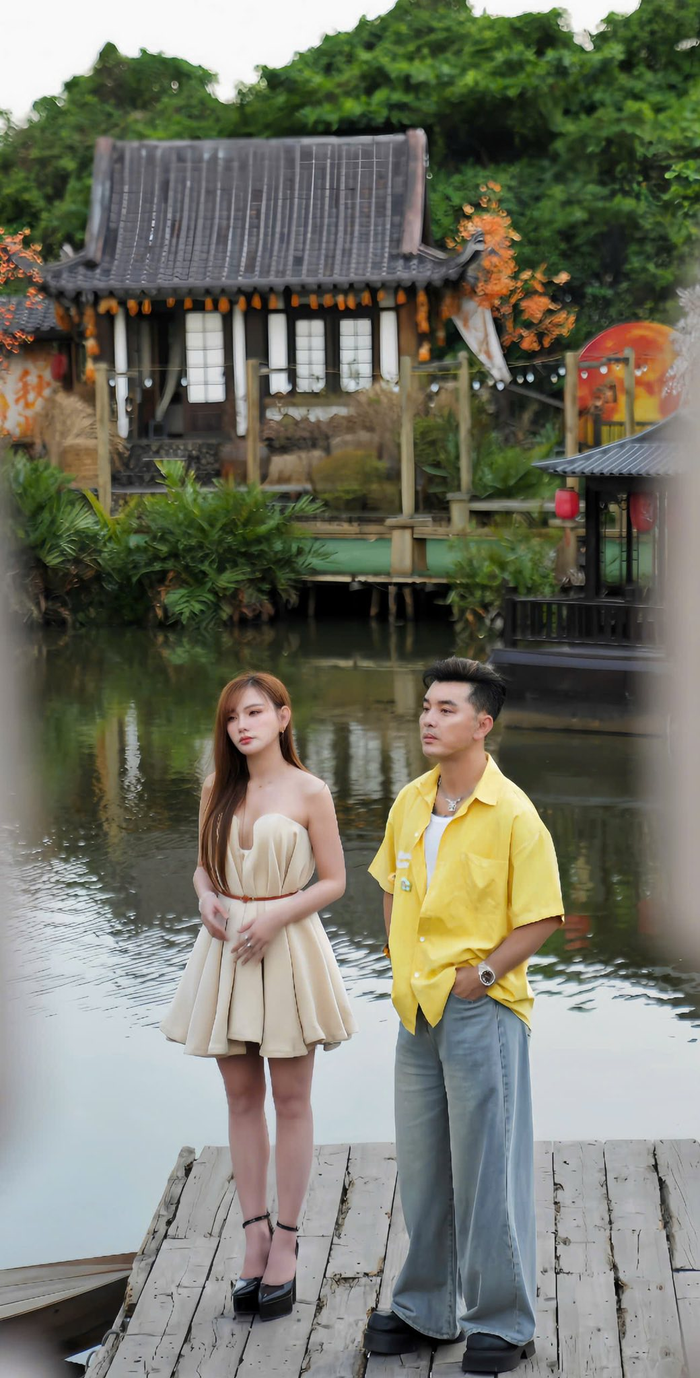 Chứng kiến màn kết hợp này, nhiều người hâm mộ không giấu được sự xúc động.