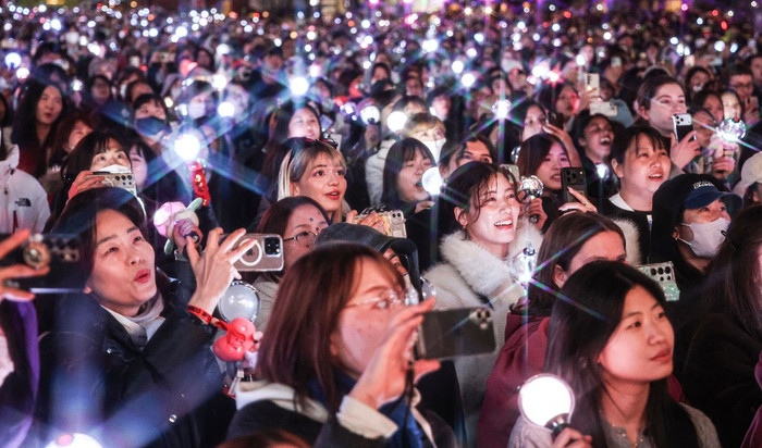 Concert của BTS: 'Cú hích' du lịch toàn cầu nhưng bài toán kinh tế địa phương vẫn chưa có lời giải Ảnh 2