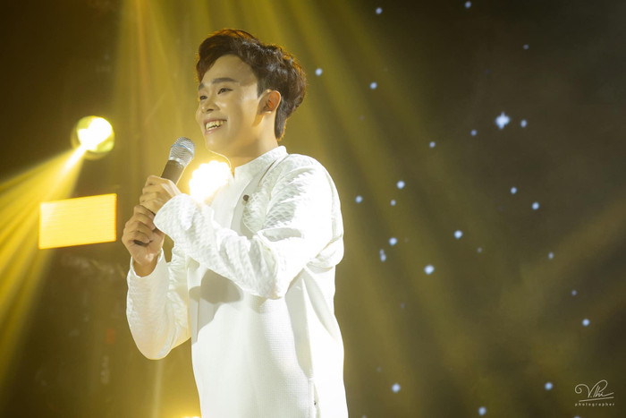 Hồ Văn Cường hát trích đoạn Tiếng trống Mê Linh, khán giả phản ứng mạnh mẽ Ảnh 2