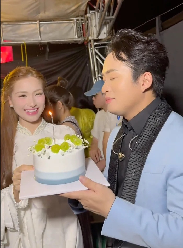 Tùng Dương và Hòa Minzy có mối quan hệ thân thiết.