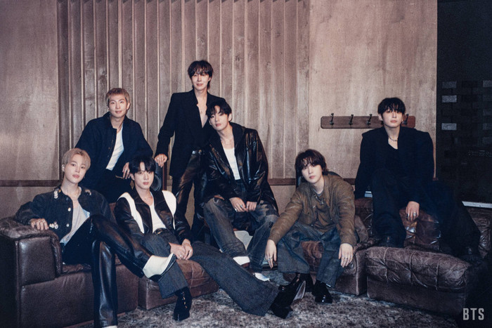 'Tẩu tán' 4 triệu bản album chỉ sau 3 ngày, BTS xác lập kỷ mục mới cho Kpop Ảnh 2