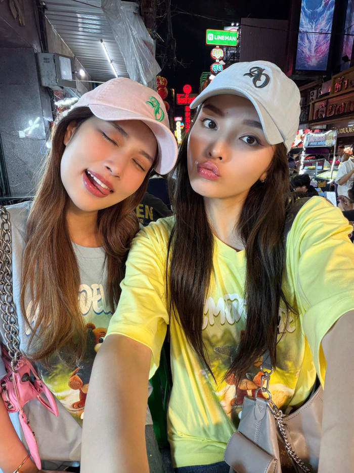 Cả hai gắn bó thân thiết, thường xuyên chia sẻ khoảnh khắc đời thường lên trang cá nhân.