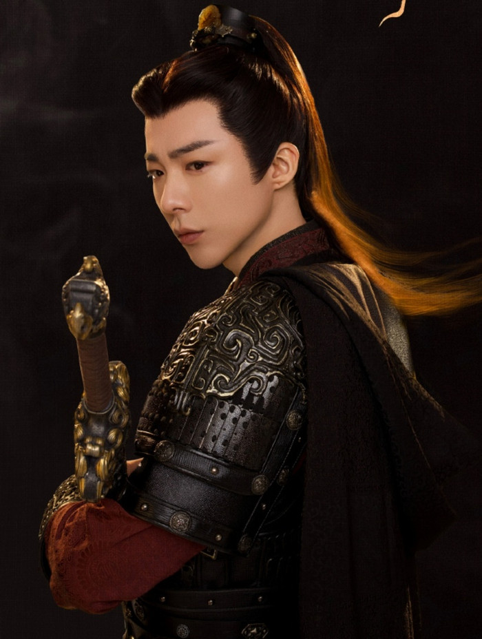 Á quân thuộc về Lưu Vũ Ninh. Sở hữu chiều cao và thần thái mạnh mẽ, anh thường đảm nhận các vai tướng quân hoặc nhân vật có khí chất bá chủ, tạo dấu ấn qua nhiều dự án cổ trang.