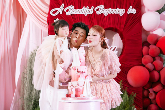 Gin Tuấn Kiệt và Puka chia sẻ khoảnh khắc đáng yêu bên con gái.&nbsp;