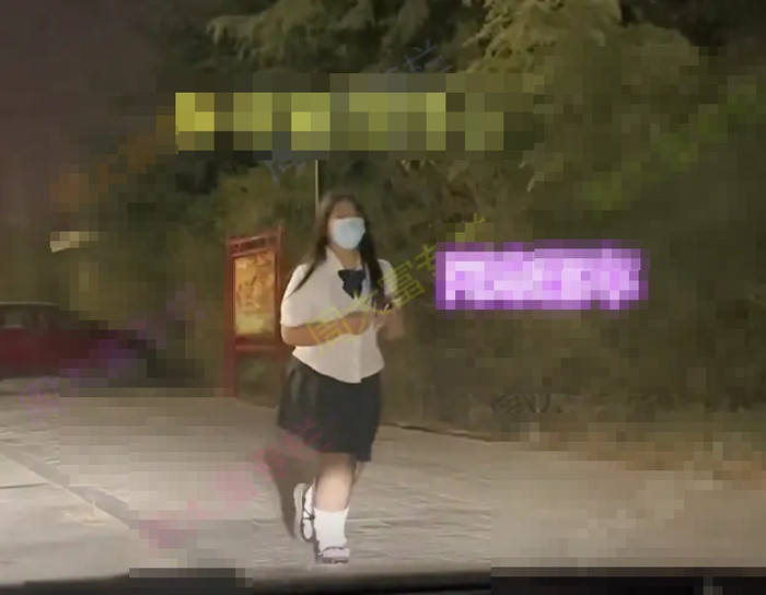 Quen bạn gái qua mạng, người đàn ông 'sụp đổ' sau khi gặp mặt trực tiếp Ảnh 1