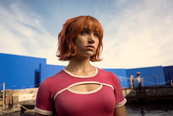 Ngay từ mùa đầu tiên, Emily Rudd đã trở thành tâm điểm khi đảm nhận vai Nami.