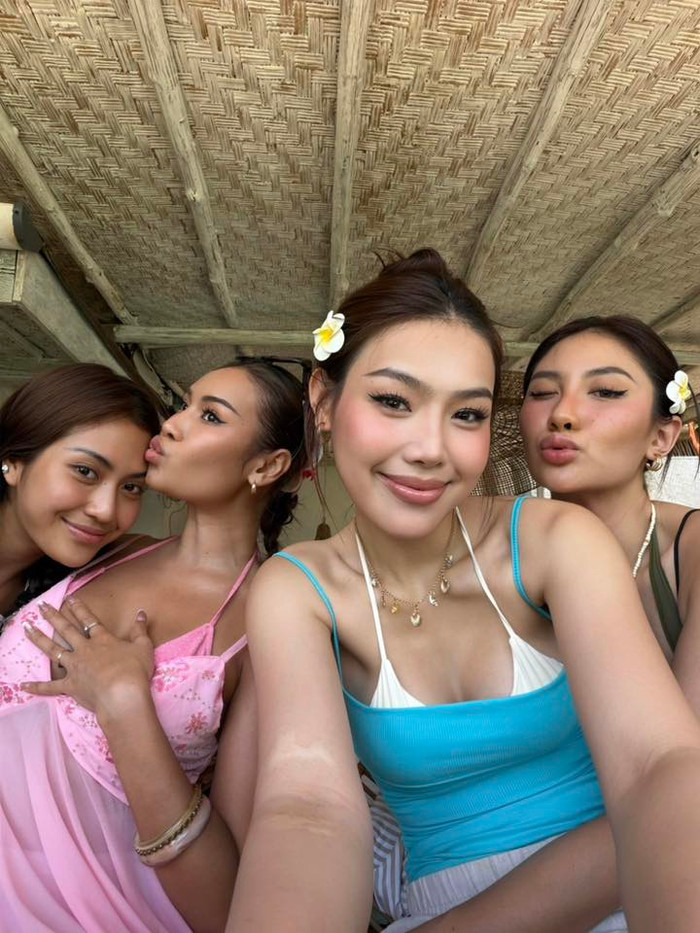 Á hậu Cẩm Ly cùng 'hội chị em' đi du lịch biển ở Bali.