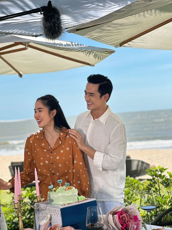 Lê Phương và Lương Thế Thành vào vai vợ chồng trong bộ phim Bóng Ma Hạnh Phúc (Ảnh: FBNV).