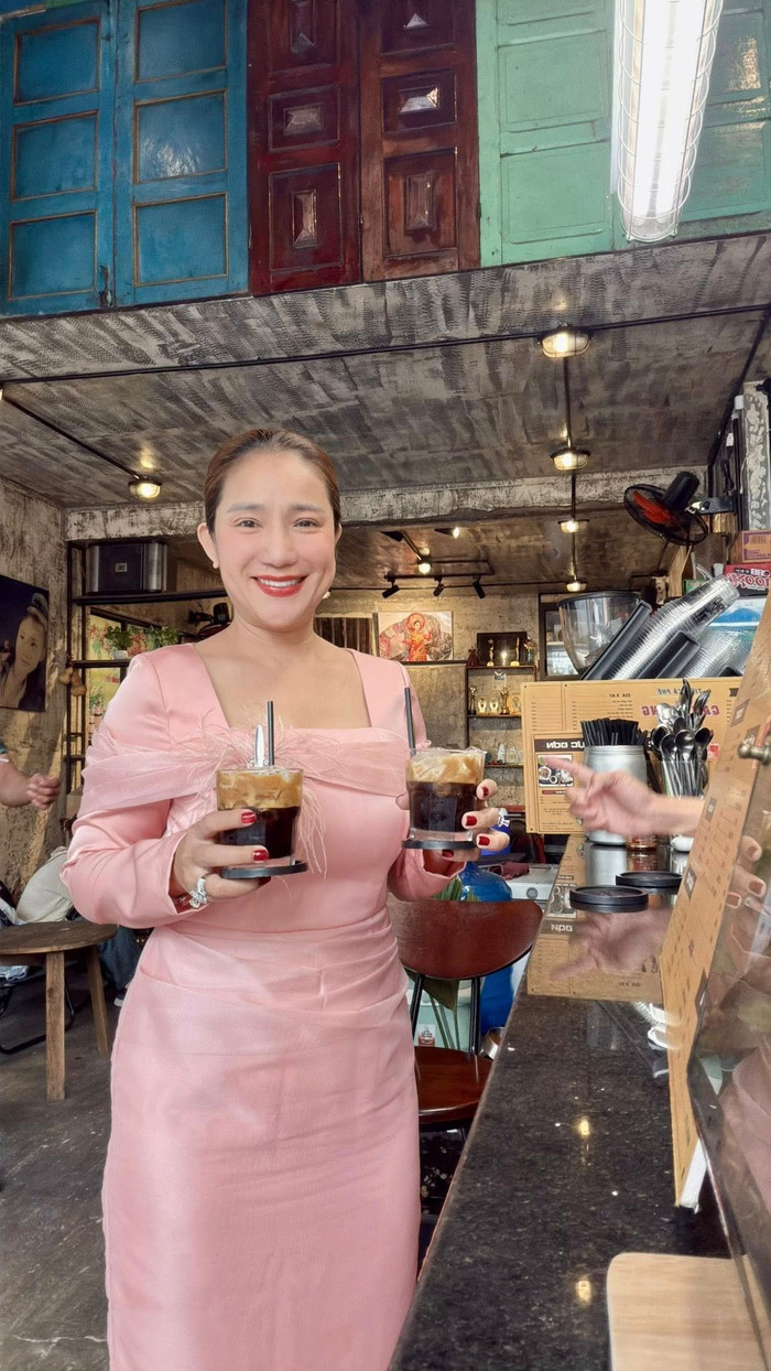 Cát Tường thông báo đóng cửa quán cafe sau gần 1 năm mở bàn.
