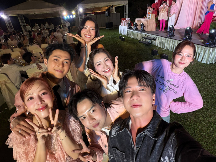 Hòa Minzy tại tiệc thôi nôi con gái Gin Tuấn Kiệt và Puka.