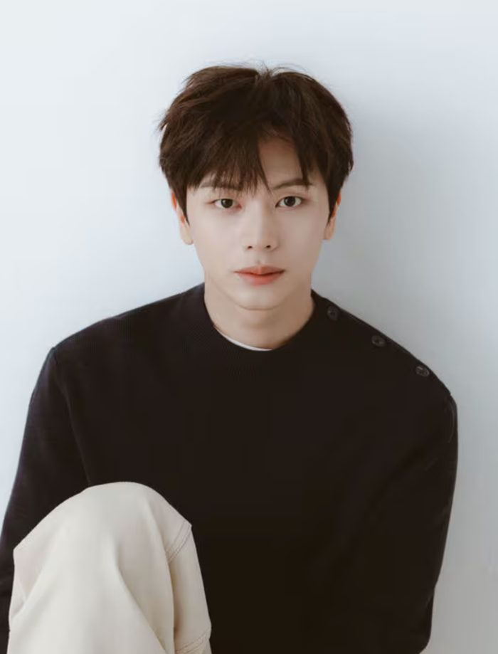 Yook Sung Jae trong hoạt động cùng nhóm BTOB, cũng đã tham gia nhiều dự án điện ảnh. - Ảnh: The Chosun Daily&nbsp;