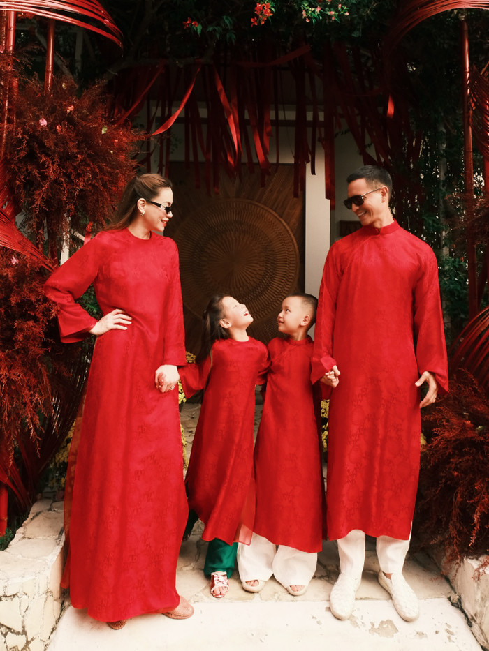 Gia đình hạnh phúc của Hồ Ngọc Hà và Kim Lý. Ảnh: FBNV