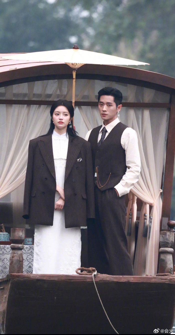 Ngọc Điệm Thu khai thác câu chuyện sinh tồn và lựa chọn của con người giữa thời loạn.&nbsp;