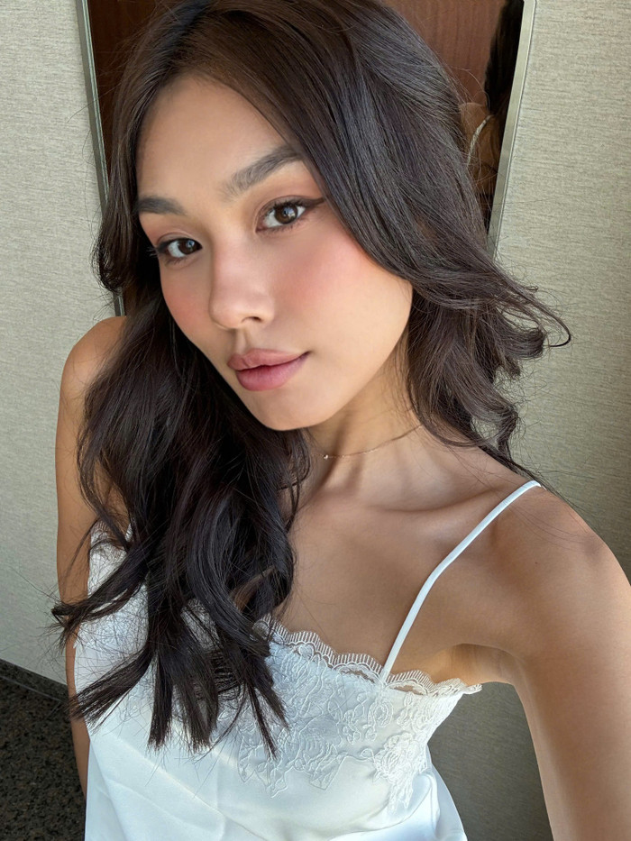 Nhan sắc nàng á hậu ở tuổi 32. Ảnh: FBNV