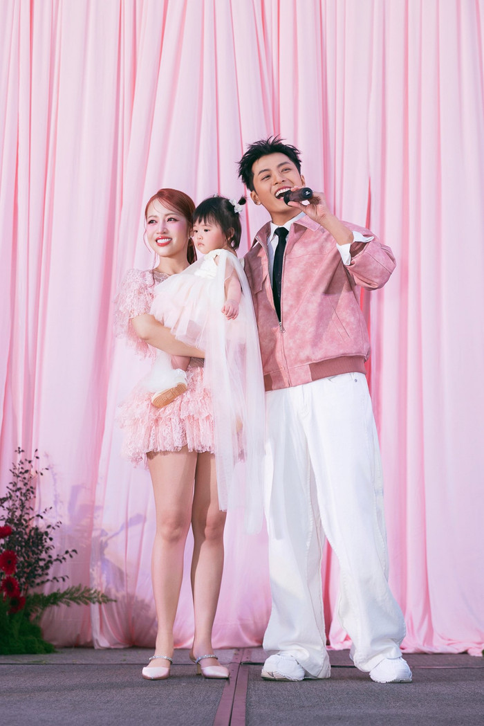 Gin Tuấn Kiệt và Puka tổ chức tiệc thôi nôi cho con gái.