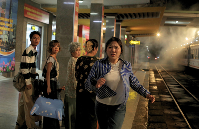 Uyển Ân nỗ lực thay đổi ngoại hình, tăng 10kg để vào vai chính trong Nhà mình đi thôi. - Ảnh: NSX