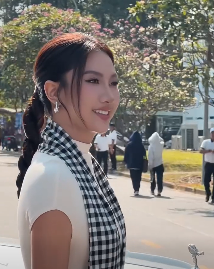 Hoa hậu Phương Linh rạng rỡ trong sự kiện sáng nay. Ảnh: FBNV