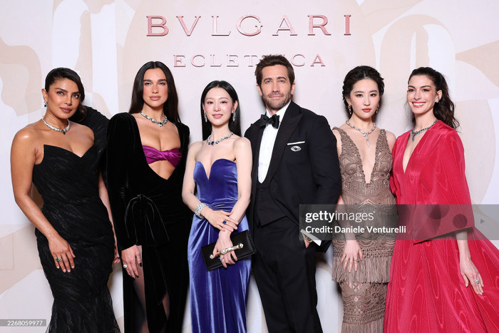 Kim Ji Won tự tin chung khung hình với dàn sao quốc tế Priyanka Chopra, Anne Hathaway, Jake Gyllenhaal, Lưu Diệc Phi và Dua Lipa. Ảnh: Getty Images