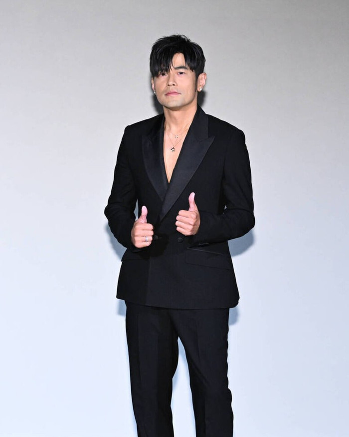 Châu Kiệt Luân xuất hiện tại họp báo. Ảnh: Nownews