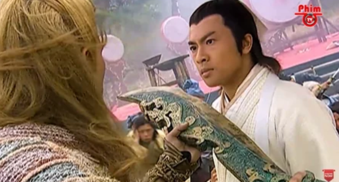 Đồ long đao&nbsp;là nguyên nhân gây nên những tranh chấp trong chốn võ lâm.- Ảnh: Sohu