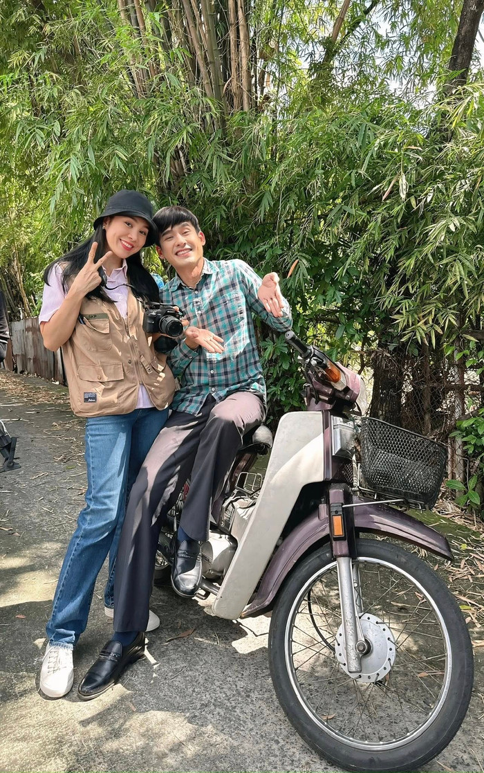 Lê Phương vừa đăng tải loạt ảnh bên Lương Thế Thành (Ảnh: FBNV).