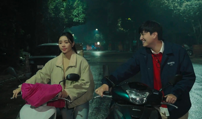 Huỳnh Anh và Quỳnh Kool trong phim Bước chân vào đời