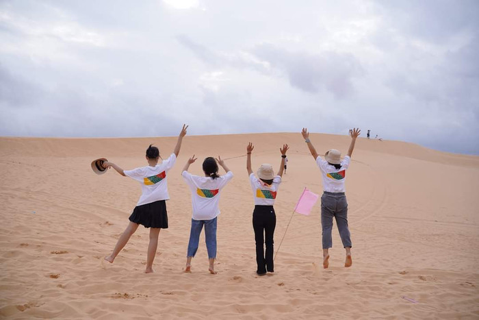 Giá xăng dầu leo thang, đi du lịch sao cho vẫn 'chill' mà không 'cháy ví'? Ảnh 3